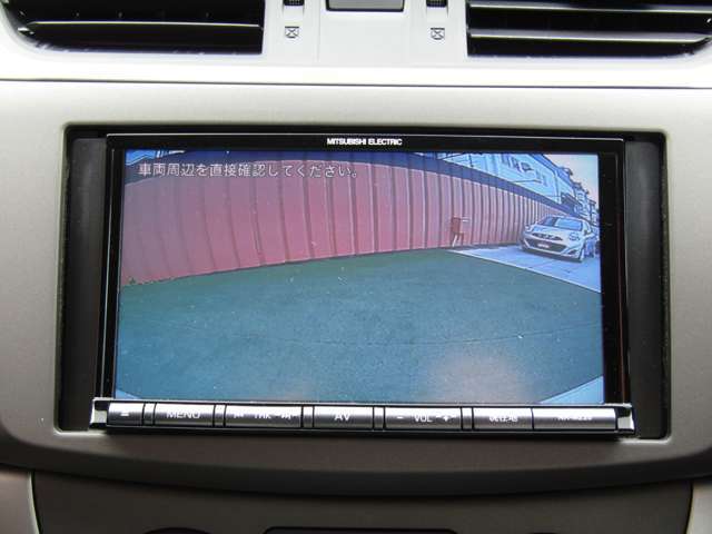 バックカメラ付き！駐車が苦手な方も安心です