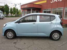 展示場には常時30台以上展示中！お探しの車がきっと見つかりますよ！