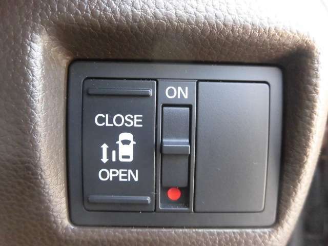 片側パワースライドドア！開閉操作も運転席から可能です！