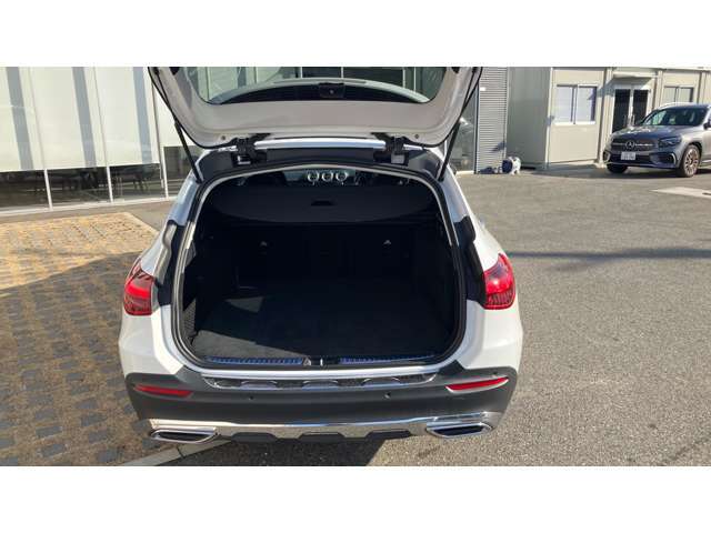 開口部の広いトランクスペース☆