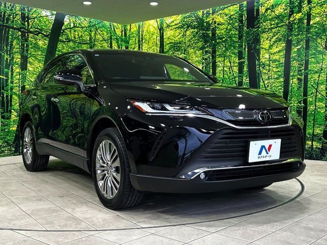 大好評のボディコーティング「弾スプラッシュコート」もご納車までに施工可能。通常のガラスコートと異なる、耐久年数6年の無機質ガラスコーティングが、ボディをキレイな状態に保ってくれます。