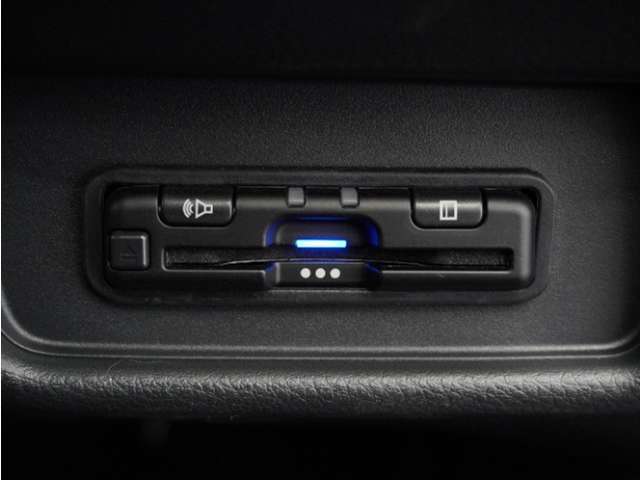 今や必需品の◆ETC車載器　装備車◆　有料道路を利用する際にスムースに通過でき、わずらわしい料金支払いから開放されます！