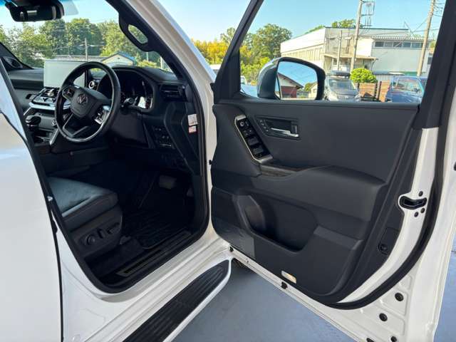 トヨタ ランドクルーザー300 3.5 ZX 4WD 2023年 0.5万キロ (埼玉
