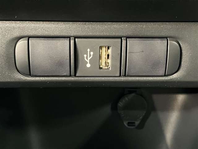残価設定型クレジットもご用意しております。車両価格の一部をあらかじめ残価として据え置き、残りの金額を分割払いとするプランです。　詳しくはスタッフにお問合せください。