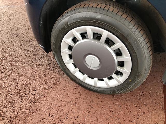 フルホイールキャップ履いてます。