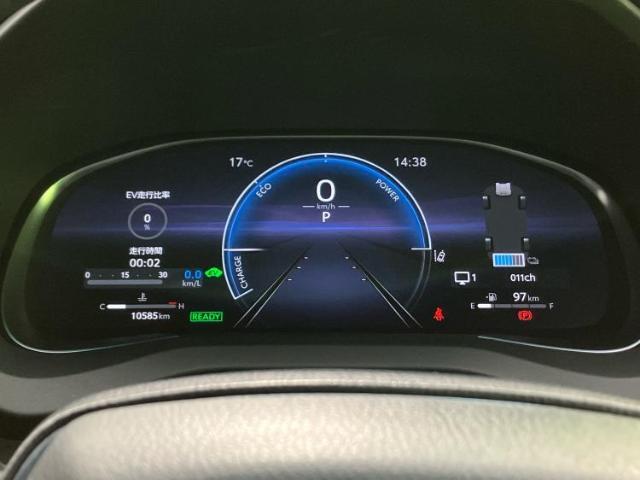 WECARSの展示場では実際に見て、触ってお車をお選びいただけます！知識の豊富な営業スタッフが様々なカーライフをご提案いたします！