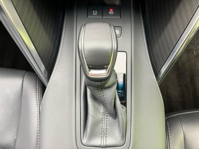 お車に合わせて無料保証以外にも、保証範囲、期間、距離を拡充させた有料保証もご用意しております！中古車の購入が初めてで不安・・・というお客様もご安心ください！