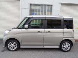 ワンズアームズのスタッフは国家資格整備士です。自社整備工場完備で、仕入れから販売、買取、修理、アフターフォローまで国家資格整備士が行い、良質安心な車両を安価にご提供出来るよう、日々、努力しております。