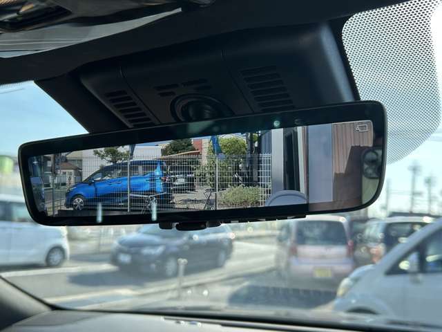 ☆メーカーオプション　デジタルインナーミラー付きです。