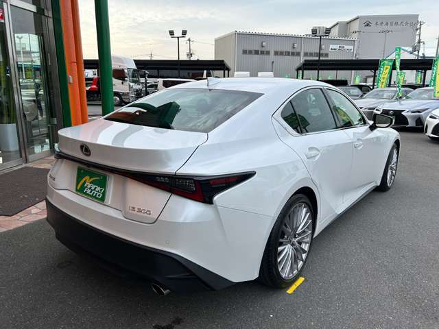 ネットでは伝えきれない車の良さがございます。