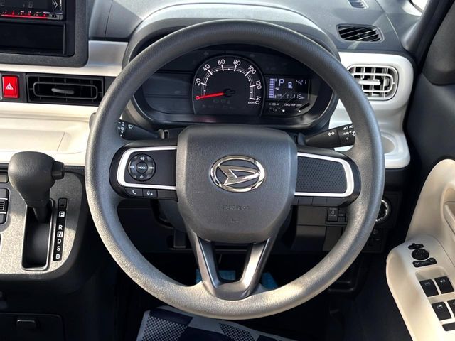 【ステアリングスイッチ】運転中、前方から目線をそらすことなく、オーディオ等の操作が可能な便利機能！安心＆快適なドライブを演出してくれます♪