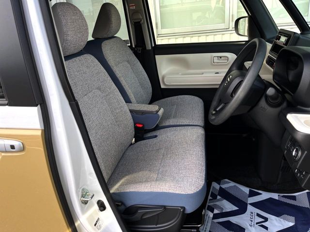運転席シート廻りは使用感も少なく、良好な状態となっています。丁寧に使われていたことがよくわかりますね。