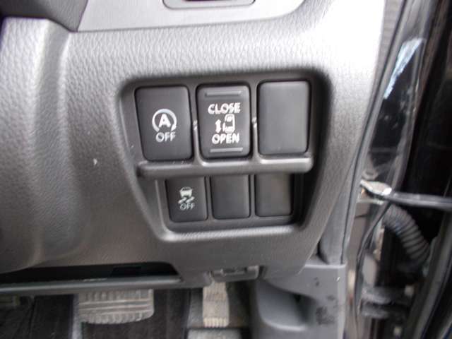 左パワースライドドア