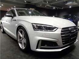 オークジャパンでは、熟練マイスターによる各種ガラスコーティングをご用意しております。汚れがちなアルミホイルまでしっかりコーティング。詳細はお問い合わせくださいませ。