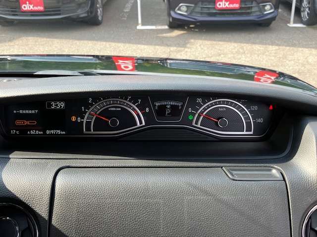 視認性も良く、運転しやすい安心の一台です☆