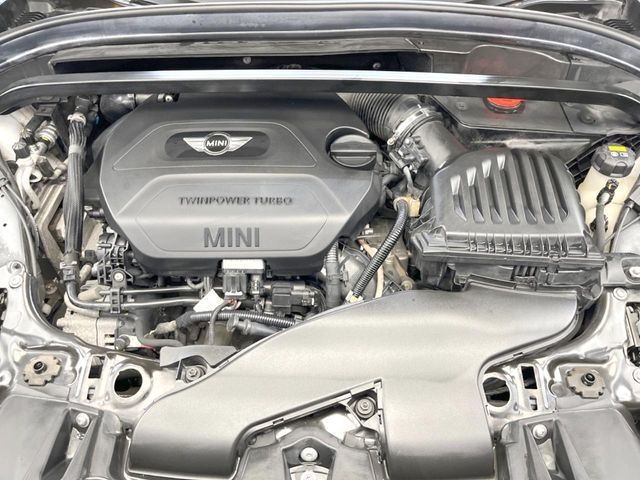 ●当店では、各メーカーの専用診断テスターを導入。国家資格を持つテクニカルスタッフも常駐しておりますので、万が一の際にも安心してご利用いただけます。