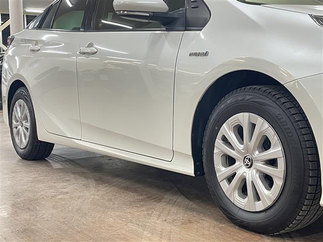 店内商談ルームには無料ドリンク、キッズルーム完備！お子様を退屈させることなくゆっくりお気に入りの一台を探していただけます！屋内にも展示ルームがございますので雨の日や雪の日もじっくりご覧いただけます！