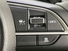 【アダプティブクルーズコントロール】高速道路での長距離走行が楽に！！自動で速度を保つクルーズコントロールが、衝突軽減システムと連携し、前方の車両を感知して車間を保つように速度調節してくれます！！