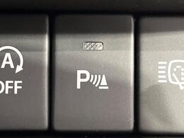 【クリアランスソナー】バンパーに付いたセンサーが障害物を検知！一定の距離に近づくとアラートで教えてくれます♪狭い駐車スペースや車庫入れ時も安心ですね☆