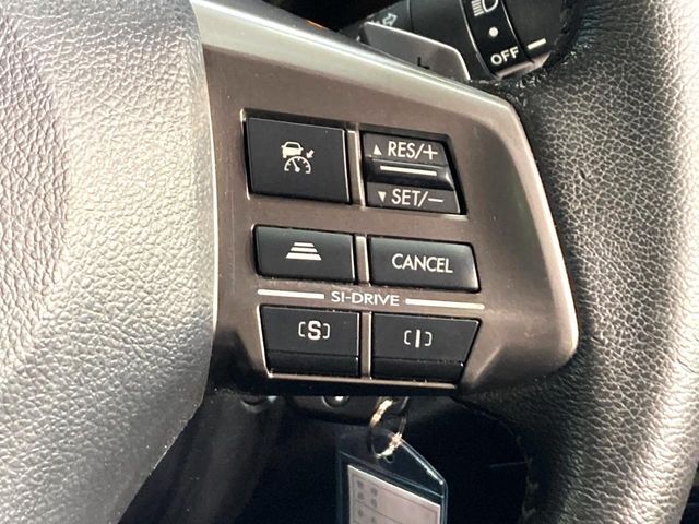 【全車速追従機能付クルーズコントロール】高速道路での長距離走行が楽に！！自動で速度を保つクルーズコントロールが、衝突軽減システムと連携し、前方の車両を感知して車間を保つように速度調節してくれます！！