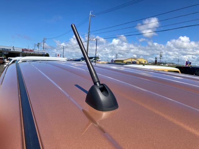 ルーフアンテナは前後に可倒式で自動洗車機の使用などで便利です