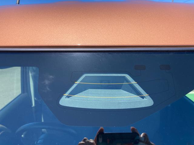デュアルセンサブレーキサポート機能装備で前方の車両や歩行者を検知します。警告、ブレーキアシスト、自動で強いブレーキをかけ、衝突時の被害軽減を図ります