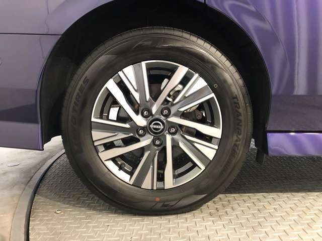 タイヤサイズは205/65R16です☆