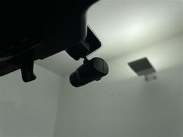 【ドライブレコーダー】映像・音声などの運転中の記録を残します。事故などを起こした起こされた時の証拠になりえますので、もしも時でも安心ですね。