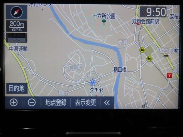 純正ナビを装備。タッチパネル式で使いやすく、お出かけもラクラクです。