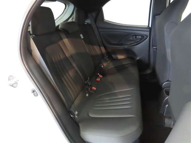 ゆとりある広々とした車内空間は、ドライブを始め買い物やレジャーなど、幅広く活躍します。一人でもみんなとでもお出かけを楽しみましょう！