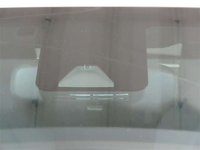 サポカーは、高齢運転者を含めたすべてのドライバーによる交通事故の発生防止・被害軽減対策の一環として、国が推奨する新しい自動車安全コンセプトです。詳しくは販売店スタッフまでおたずねください。