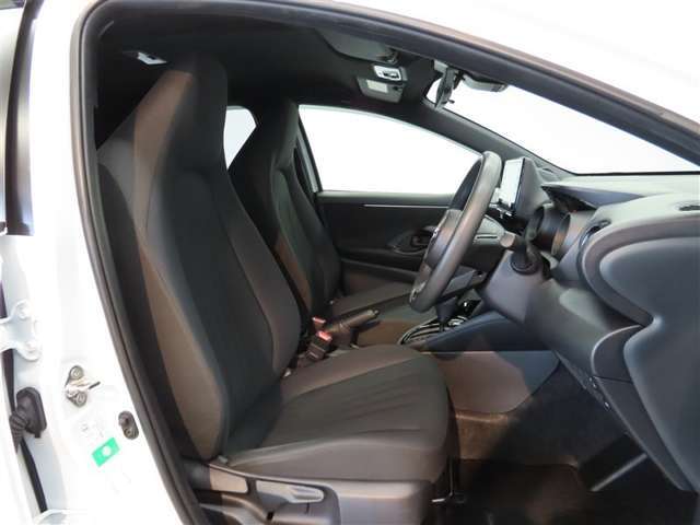 ファブリックで包み込んだベーシックなシートです。通気性が良くて蒸れにくい上に、保温性も高いので冬場でも冷えを感じにくいです♪