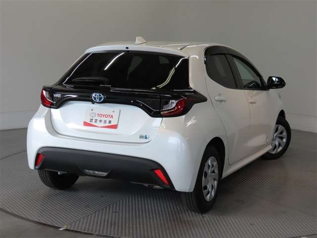 おひとり、恋人、ご友人、ご家族など、少人数でも大人数でもお出かけが楽しめます。この車で楽しいドライビングライフを送りましょう♪