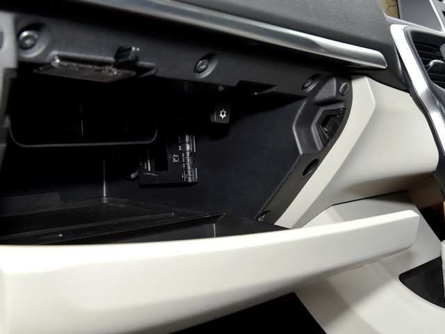 NEXTAの展示車両は、気持ち良く快適に乗って頂くために、すべてのお車にリンサー機を使用したルームクリーニングを施工致します。