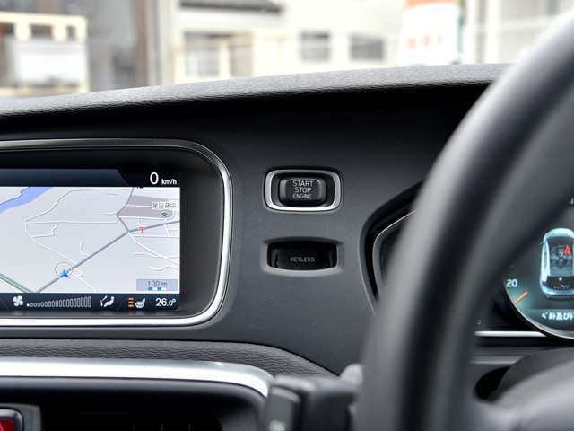 展示場に並んでいるお車は、何度も走行テストを繰り返し、問題のないお車だけを厳選して店頭にて展示販売しております。ご安心してお取り引き頂けます。