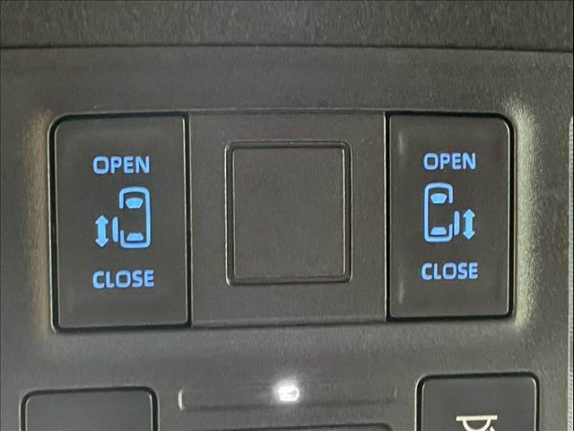 両側電動スライドドアを装備！！