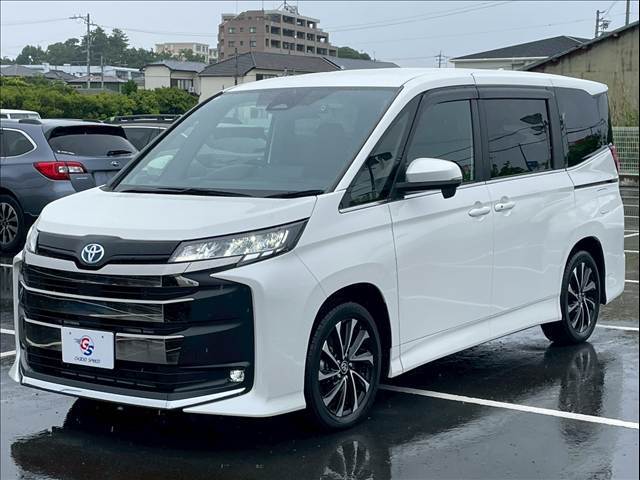 自動車と一緒に任意保険もご相談下さい。専任スタッフがお車にに合った内容をご提案させていただきます。