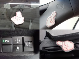 Honda SENSING搭載！ミリ波レーダーと単眼カメラで、クルマの前方の状況を認識。ブレーキやステアリングの制御技術と協調し、安心・快適な運転や事故回避を支援する先進のシステムです。