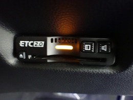 デザインスッキリのビルトイン『ETC』！高速道路の特典はもちろん、キャッシュレスなので料金所では徐行するだけで通過可能です！