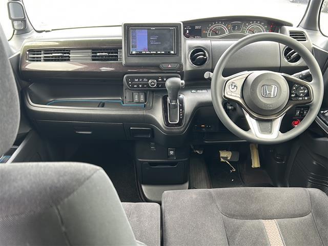 【インパネ全体】全方位で視界が広く、高い目線で運転もしやすいです！