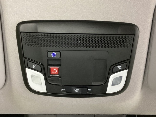 Honda CONNECT搭載車です。「Honda Total Care プレミアム」に加入頂くと、「緊急サポートセンター」や「Honda ALSOK駆けつけサービス」などのサービスが受けられます。