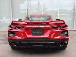 このモデルよりミッドシップモデルとなったため、フロントが短くなり、視界が見やすくなり、運転もしやすくなりました。