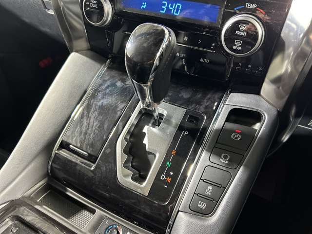 【シフトレバー】『シフトレバー』の画像になります。写真の内容に関してご不明点、ご質問等がございましたらお気軽にガリバー店舗までお問い合わせください。