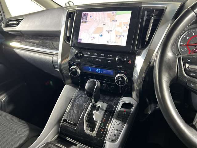 【ハンドル】『ハンドル/ステアリング』の画像になります。写真の内容に関してご不明点、ご質問等がございましたらお気軽にガリバー店舗までお問い合わせください。