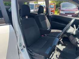 ご来店希望の方は事前に連絡をいただけると助かります。カーセンサーの［来店予約をする］ボタンからお気軽に予約下さい。緑色のトークアプリ公式アカウントや電話等でも予約できますのでお気軽にご連絡ください。