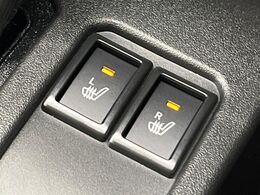 【シートヒーター】寒い日に重宝するシートヒーター！エアコンより早く温まってくれるので寒がりの人も安心ですね♪エアコンの温風は乾燥するから苦手、という方にもをおすすめです。