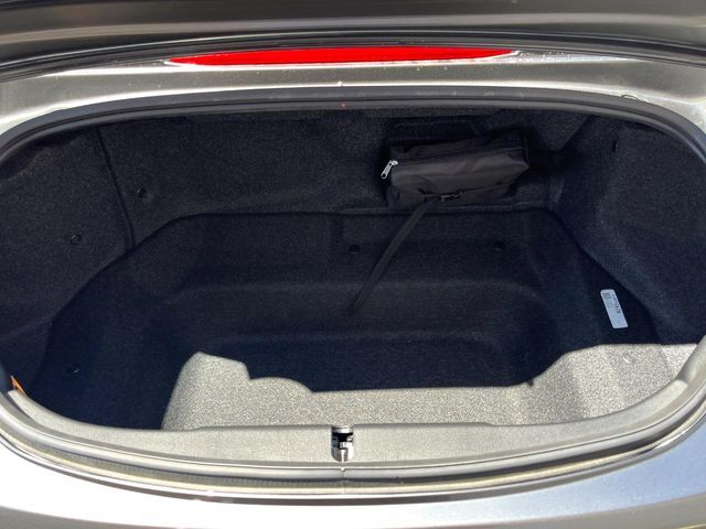 普段のお買い物や通勤、送迎等に十分な荷室スペースを確保しております。