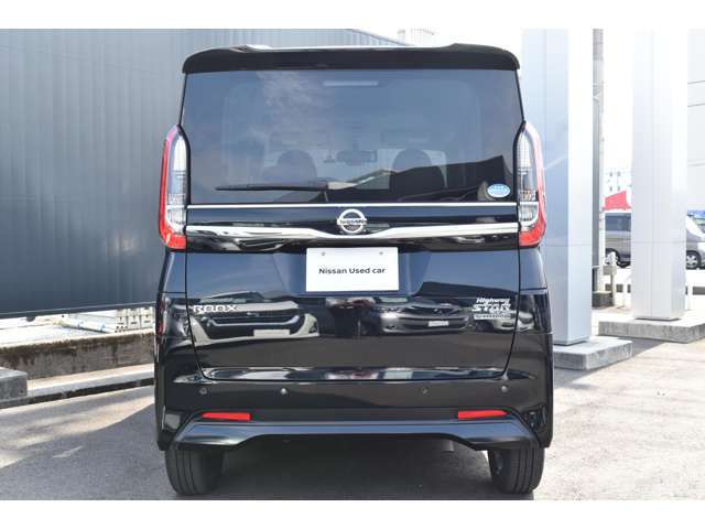★リヤカメラと障害物センサーがあるのでバック駐車も安心