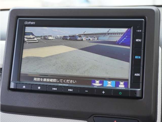 ◆バックカメラ◆リバースにするだけで映ります、後方の安全確認や、狭い駐車場での車庫入れ、雨の日や夜間など視界の悪い時に便利です！安全にバックする為には欠かせない装備です。