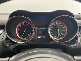 【スピードメーター】メーターがシンプルで見やすく運転しやすいですね！